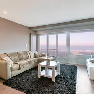 Montezuma Luxe Studio Met Frontaal Zeezicht Zonder Aparte Slaapkamer , Oostende België